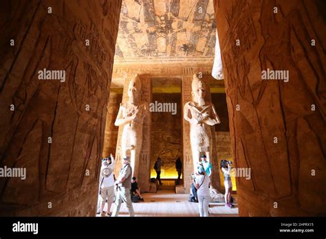 Das Abu Simbel Tempelkomplex – Eine Meisterleistung der antiken Architektur und ein unvergessliches Reiseziel!