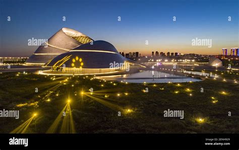 Der Heilongjiang-Pavillon! Ein architektonisches Juwel und kultureller Schatz in Suihua.